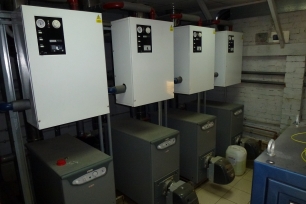 Тепловой пункт. 4 дизельных и 4 электрических котла